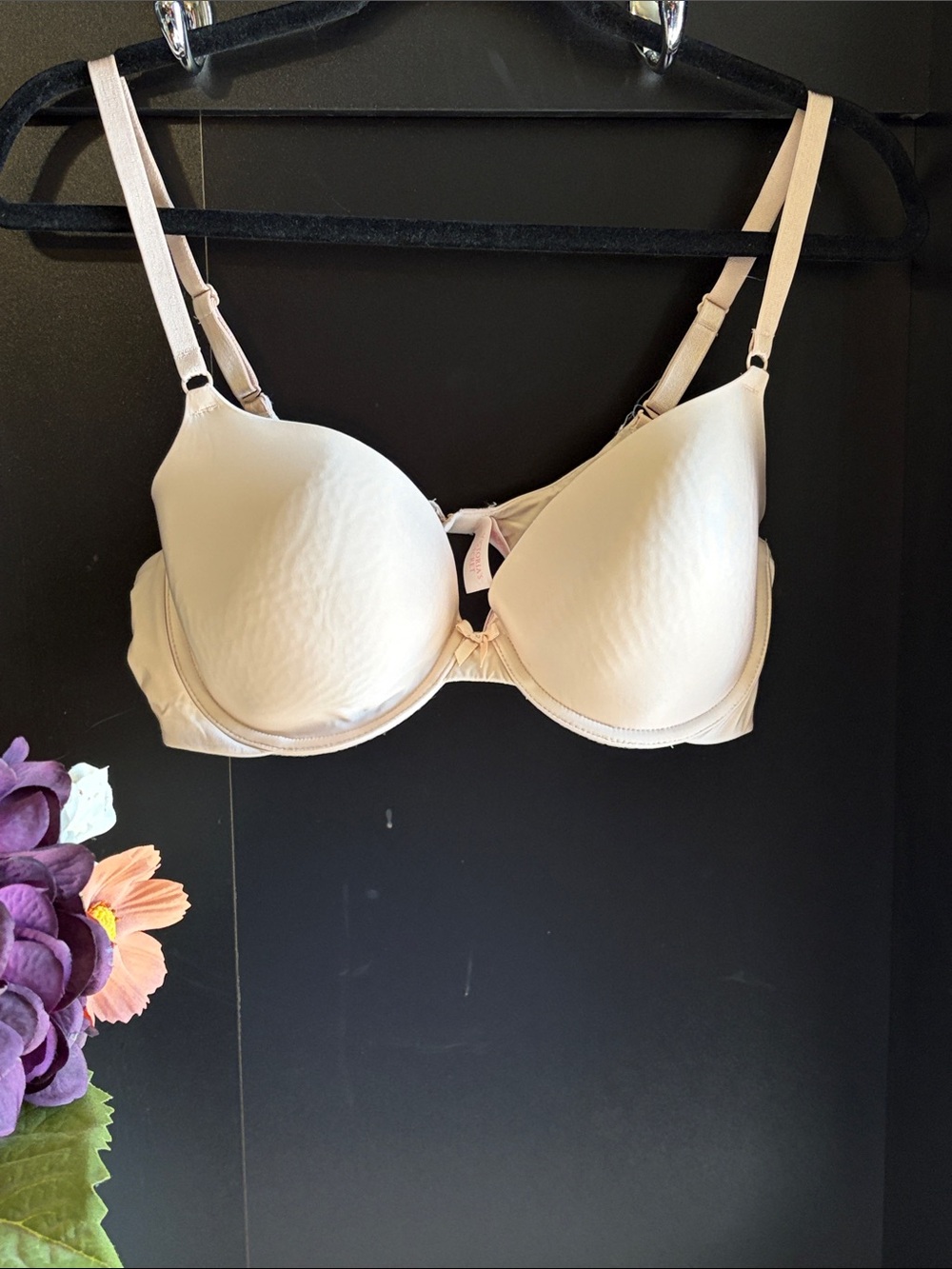 Victoria's Secret Light Ivory T-Shirt Bra
